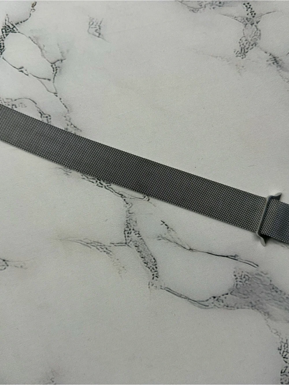 Stainless Steel Mesh Apple Watch Band - Silver